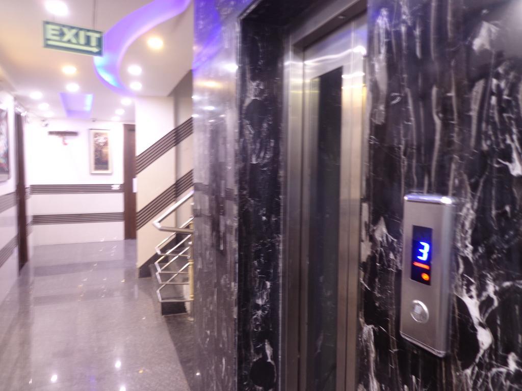 Hotel Station View Opposite New Delhi Railway Exterior foto